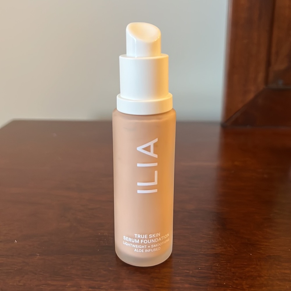 Ilia true skin serum foundation shade: Texel